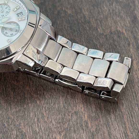 MICHAEL KORS Chronograph White Mother of Pearl Walcott Women's Watch, Jewellery - Picture 10 of 13